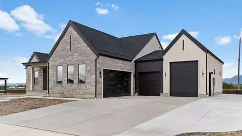 Exterior - 718 N 1600 E, Salem, UT 84653 photo 4 of 12