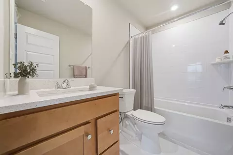 Bath - 3105 Matthews Dr, Sumter, SC 29154 photo 4 of 4