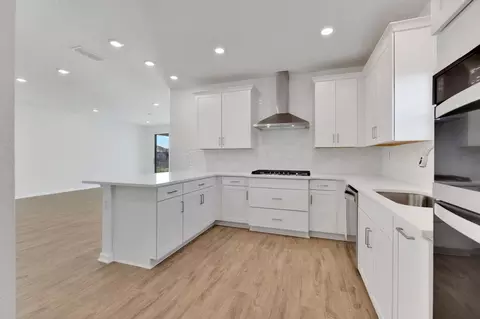 Kitchen - 48 Buffalo Ct, Saint Augustine, FL 32092 photo 5 of 8