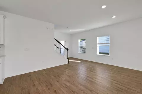 Living - 48 Buffalo Ct, Saint Augustine, FL 32092 photo 5 of 7