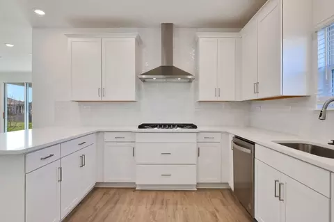 Kitchen - 48 Buffalo Ct, Saint Augustine, FL 32092 photo 7 of 8