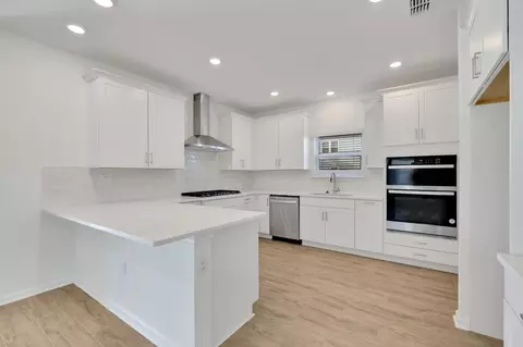 Kitchen - 48 Buffalo Ct, Saint Augustine, FL 32092 photo 2 of 8