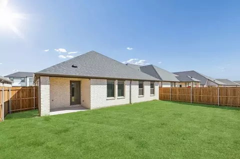 Exterior - 804 Rockcloud Dr, Haslet, TX 76052 photo 3 of 7