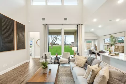 Living - 112 Sweetwater Dr, Commerce, TX 75428 photo 1 of 6