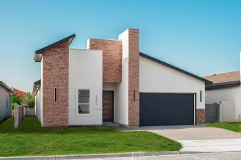 3925 Sun Valley Dr, Laredo, TX 78045