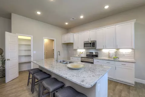 Kitchen - 25490 84th St, Lenexa, KS 66227 photo 6 of 7
