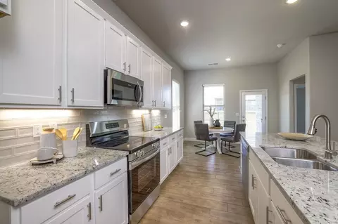 Kitchen - 25490 84th St, Lenexa, KS 66227 photo 3 of 7