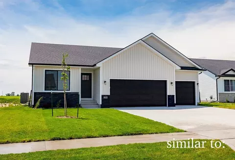1618 22nd Ave SE, Altoona, IA 50009