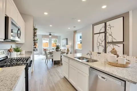 Kitchen - 13414 Final Turn Dr, Buda, TX 78610 photo 4 of 4