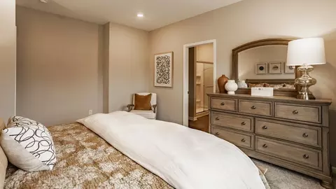 Bedroom - Arrowhead Dr, Piqua, OH 45356 photo 3 of 15