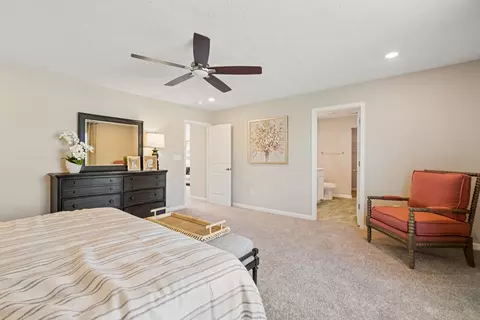 Bedroom - Arrowhead Dr, Piqua, OH 45356 photo 9 of 15