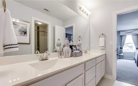 Bath - 16708 Flatlands Way, Celina, TX 75009 photo 4 of 18