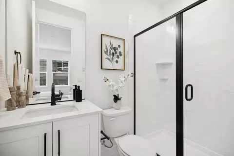 Bath - 18923 99th Pl NE, Bothell, WA 98011 photo 4 of 5