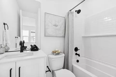 Bath - 18923 99th Pl NE, Bothell, WA 98011 photo 5 of 5