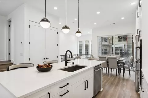 Kitchen - 18923 99th Pl NE, Bothell, WA 98011 photo 4 of 5