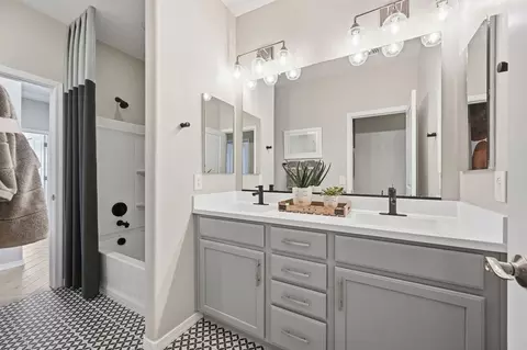 Bath - 10851 E Tahoe Ave, Mesa, AZ 85212 photo 7 of 13