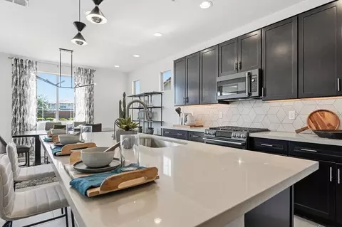 Kitchen - 10851 E Tahoe Ave, Mesa, AZ 85212 photo 8 of 15