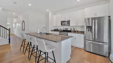 Kitchen - 7331 Babbling Brook Ln, Corryton, TN 37721 photo 4 of 6