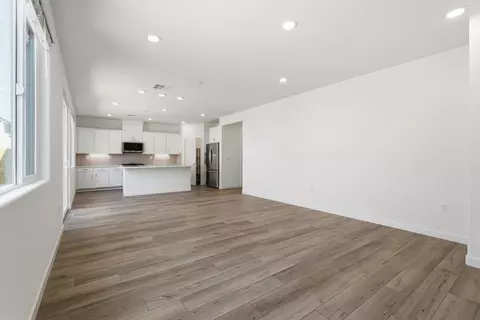Living - 1256 Leonhardt Loop, Lincoln, CA 95648 photo 2 of 3