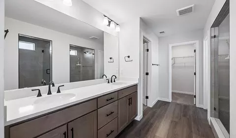 Entry Way - 2131 S Irvington St, Aurora, CO 80018 photo 2 of 2