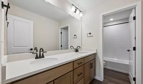 Bath - 2131 S Irvington St, Aurora, CO 80018 photo 3 of 4