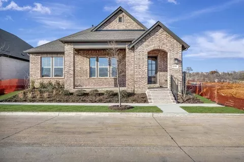 2085 Pine Grove Ln, Arlington, TX 76005