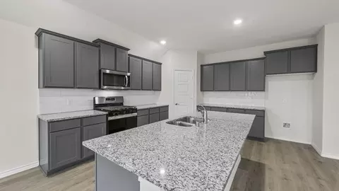 Kitchen - 408 Epiphany Ln, Lavon, TX 75166 photo 7 of 11