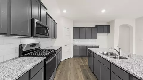 Kitchen - 408 Epiphany Ln, Lavon, TX 75166 photo 5 of 11