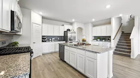 Kitchen - 408 Epiphany Ln, Lavon, TX 75166 photo 10 of 11