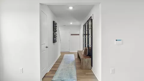 Entry Way - 107 Lazzon Rd, Moore, SC 29369 photo 3 of 7