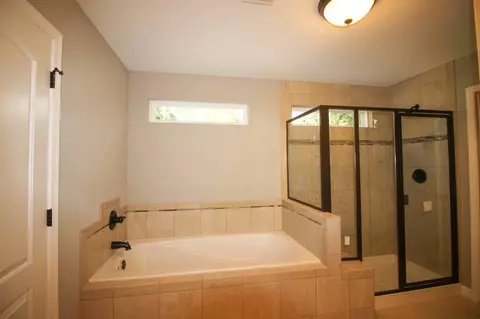 Bath - 234 Hall Rd, Hampton, VA 23664 photo 3 of 7