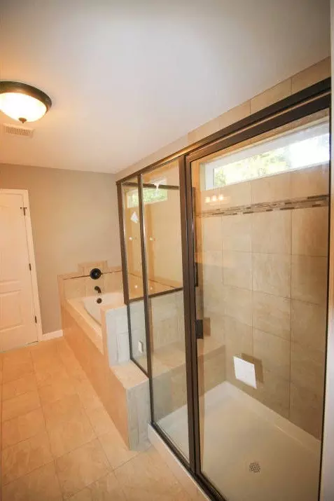 Bath - 234 Hall Rd, Hampton, VA 23664 photo 4 of 7