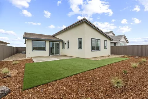 Exterior - 1284 Winterhart St, Galt, CA 95632 photo 4 of 9