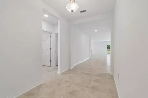 8461 Fox Den Cv, Lakeland, FL 33810