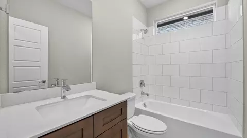 Bath - 15044 Elite Dr, Aledo, TX 76008 photo 2 of 6