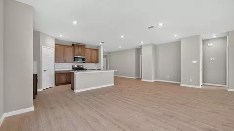 Living - 15044 Elite Dr, Aledo, TX 76008 photo 4 of 6