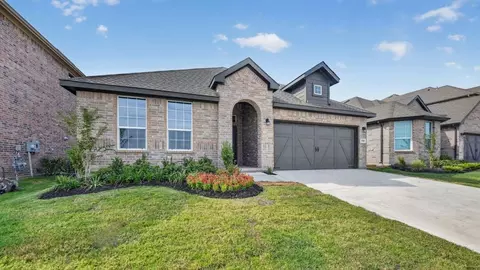 Exterior - 15044 Elite Dr, Aledo, TX 76008 photo 2 of 11