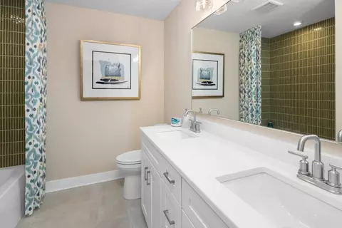 Bath - 5175 Brookfield Ln, Monroe, OH 45044 photo 4 of 6