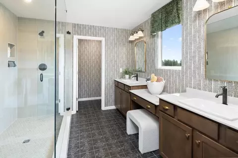 Bath - 5175 Brookfield Ln, Monroe, OH 45044 photo 3 of 4