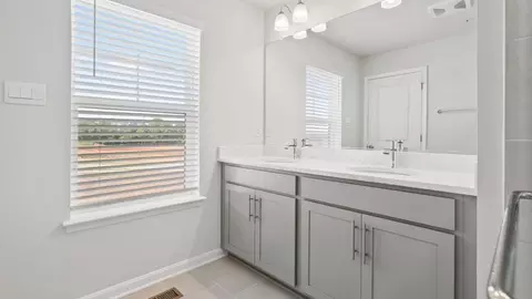 Bath - 707 Compass Way, Frederick, MD 21701 photo 3 of 12