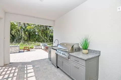 Kitchen - 108 Buddy Ct, Seffner, FL 33584 photo 6 of 8