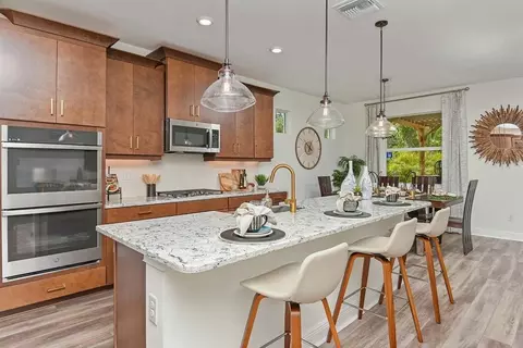 Kitchen - 108 Buddy Ct, Seffner, FL 33584 photo 2 of 8