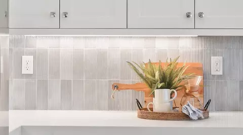 Kitchen - 1088 Hummingbird Pl, Montebello, CA 90640 photo 3 of 4
