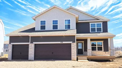 1732 Oak Creek Pass, Chaska, MN 55318