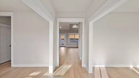 Entry Way - 330 Cornerstone Xing, Brandon, MS 39042 photo 2 of 4