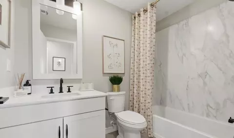 Bath - 5611 S 35th Way, Phoenix, AZ 85040 photo 3 of 3