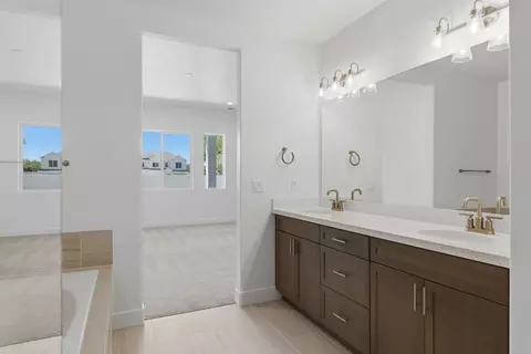 Bath - 567 C N Legend Way, Mapleton, UT 84664 photo 2 of 2