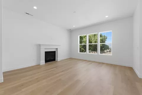 Living - 567 C N Legend Way, Mapleton, UT 84664 photo 3 of 6