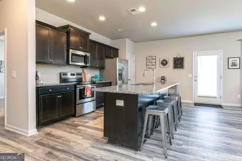 Kitchen - 506 Lamplight Dr, Byron, GA 31008 photo 1 of 9