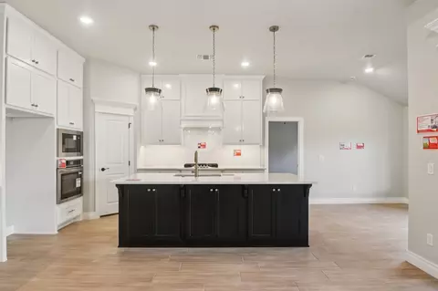Kitchen - 2920 E Northampton St, Broken Arrow, OK 74014 photo 1 of 17
